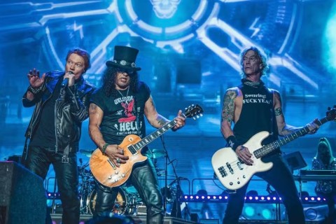Guns N’ Roses Incendeia Salvador