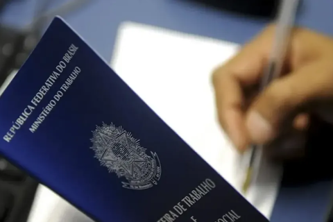 Senado Articula Projeto de Lei para Implantar Escala 7x0 e Enfrenta Resistência de Especialistas e Sindicatos