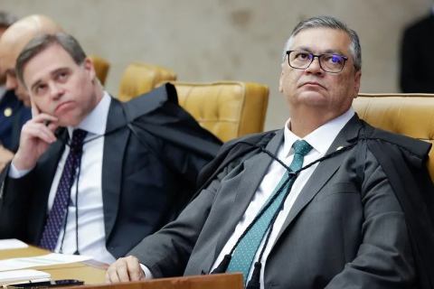 Flávio Dino autoriza PF a acessar dados de investigação sobre o filme Dark Horse