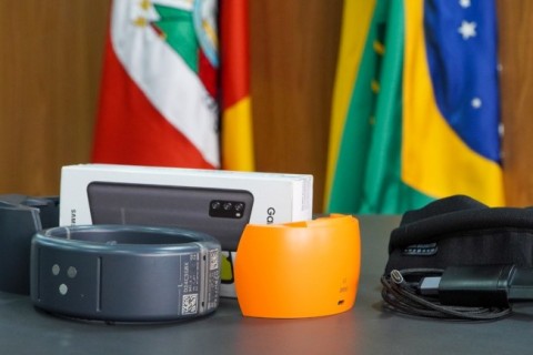 Tornozeleira para agressores de MULHERES