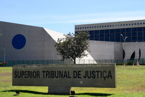 STJ permite penhora de salário para pagar dívidas, mas estabelece limites