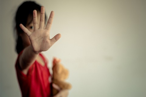 Adultização: A Inocência Deturpada e Estuprada
